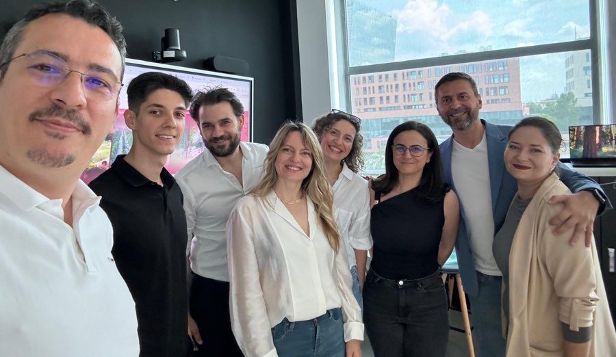The Igodemy team together at the studio